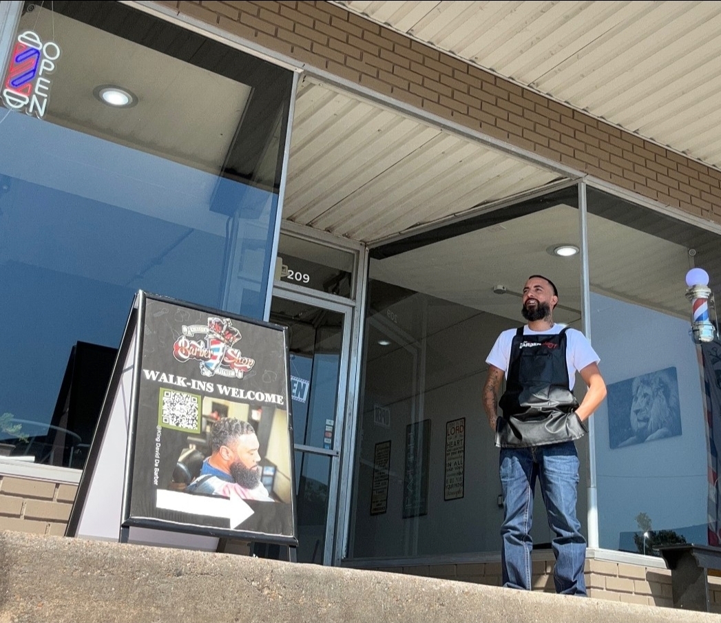 Kingdom Blendz Barbershop Exterior